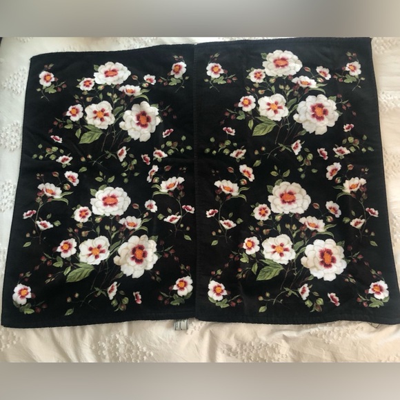 The Royal Company Black floral Towel set bundle - Picture 3 of 8
